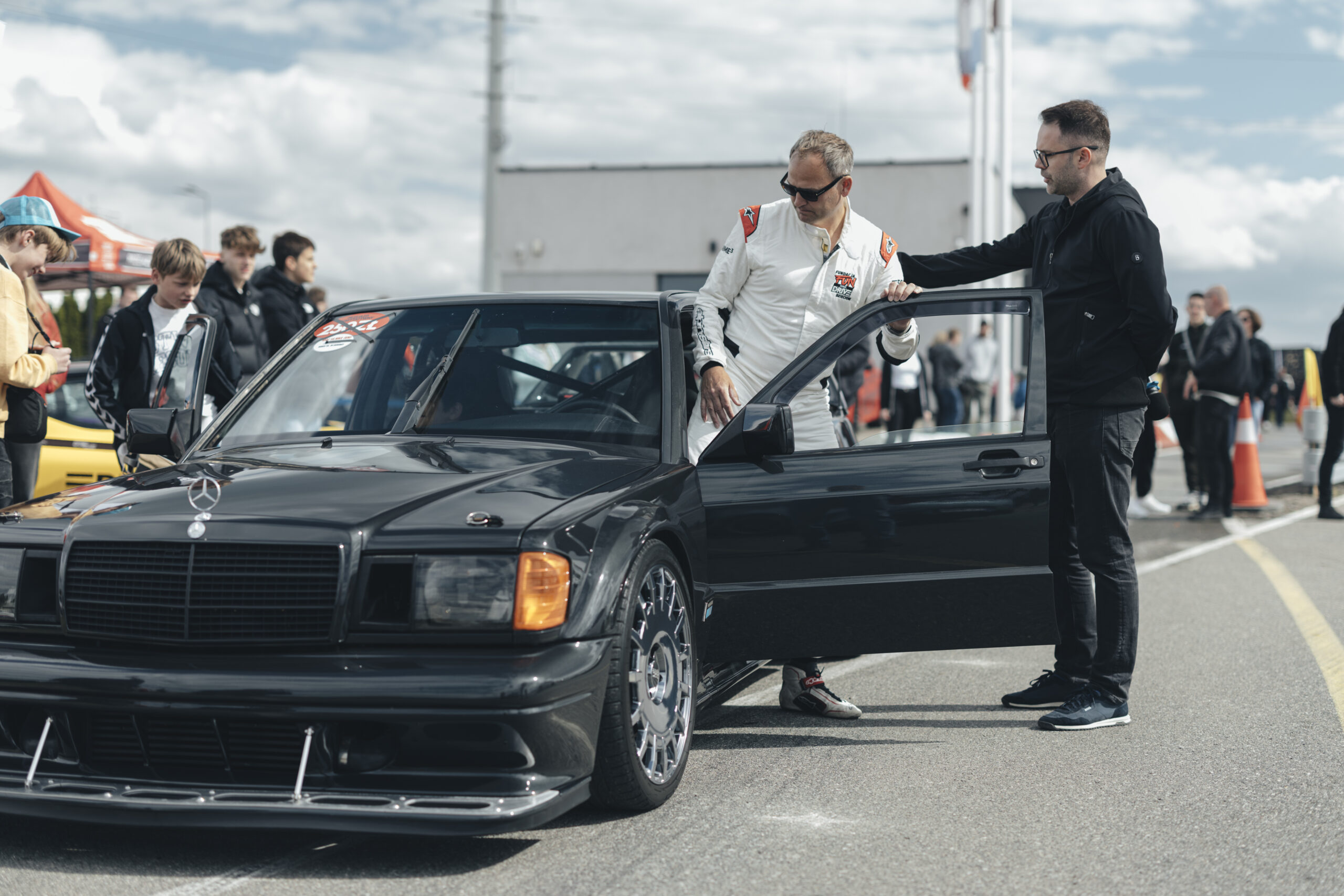 Ben Collins (STIG) na Torze Łódź – motoryzacja i pomoc w jednym miejscu!